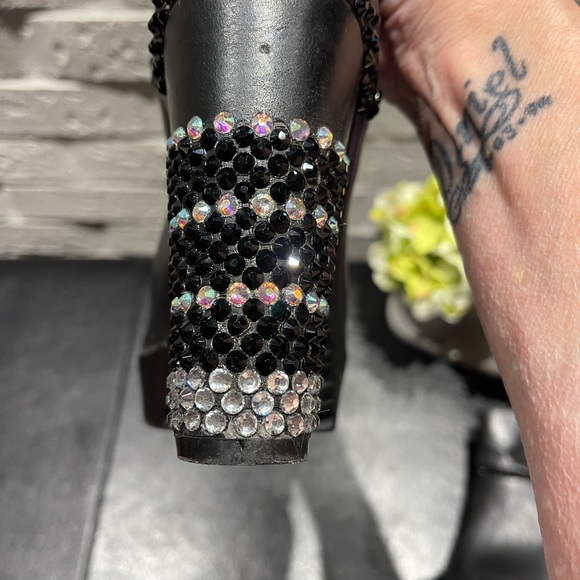 Custom Decorated Black Platform Boots 9 - Picture 10 of 13